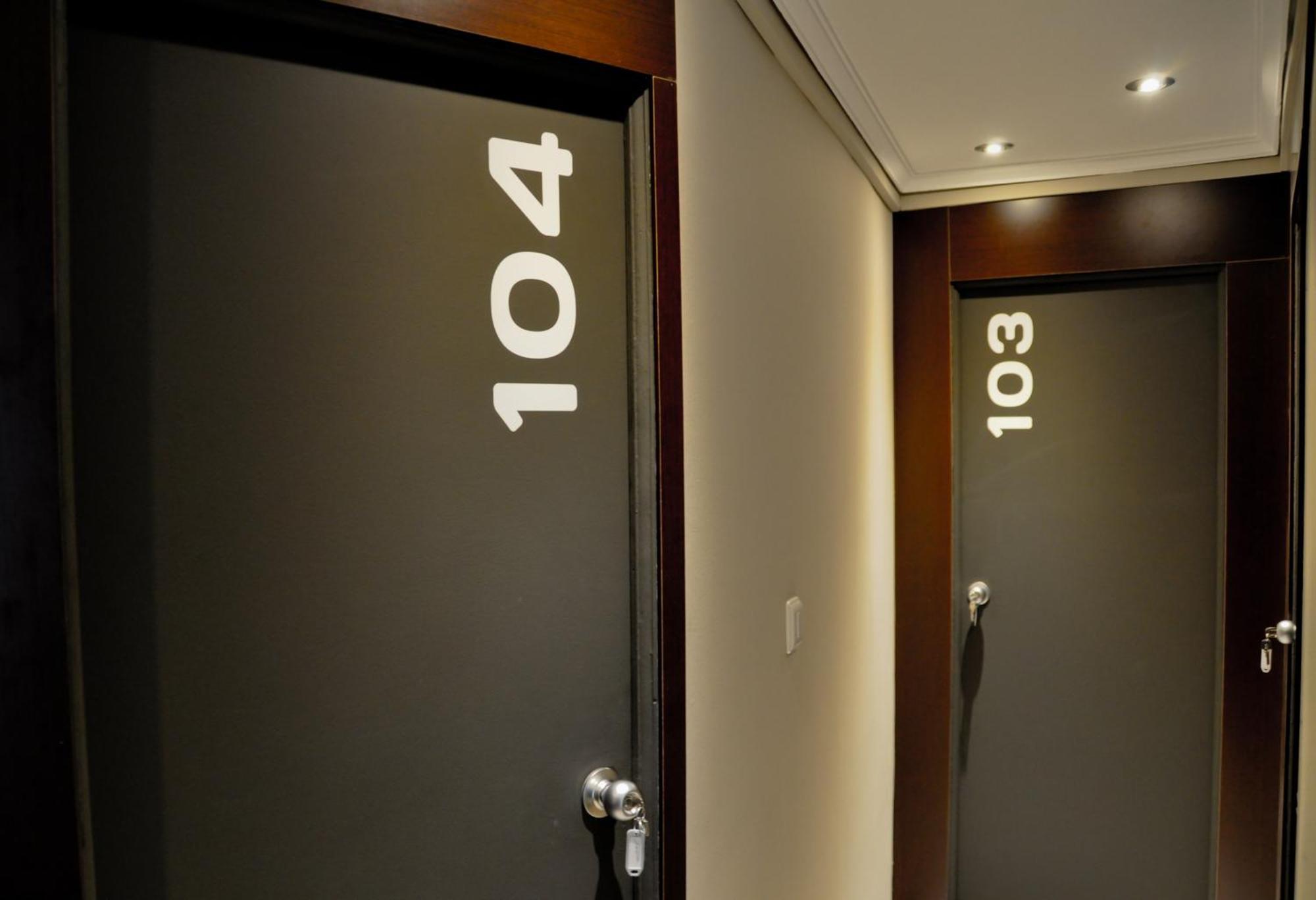 Hostal La Rotonda Ourense Bagian luar foto