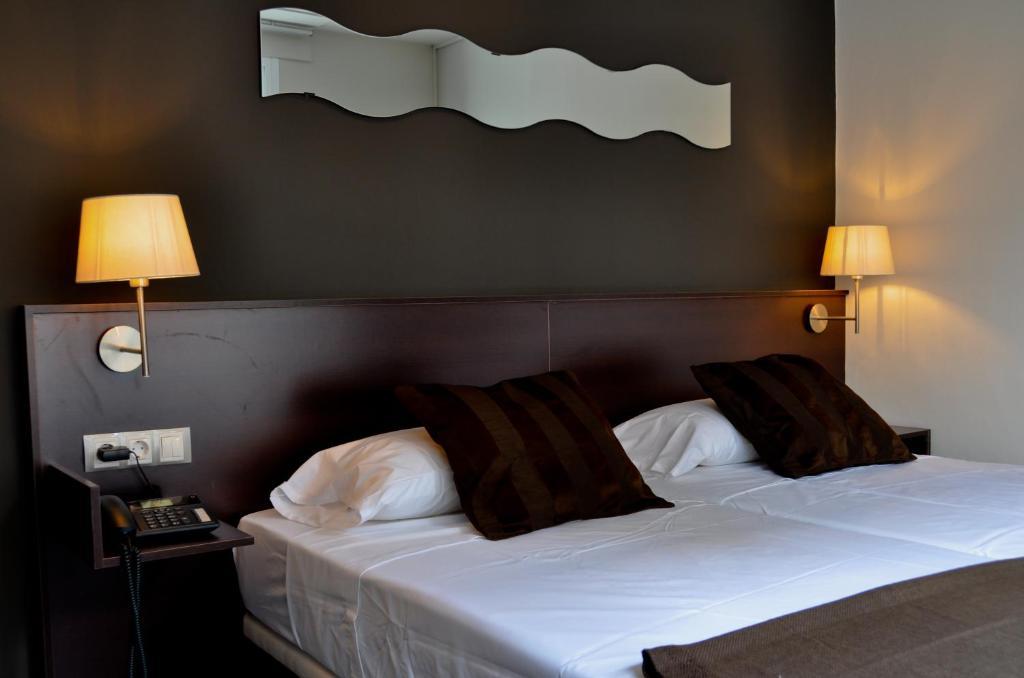 Hostal La Rotonda Ourense Ruang foto