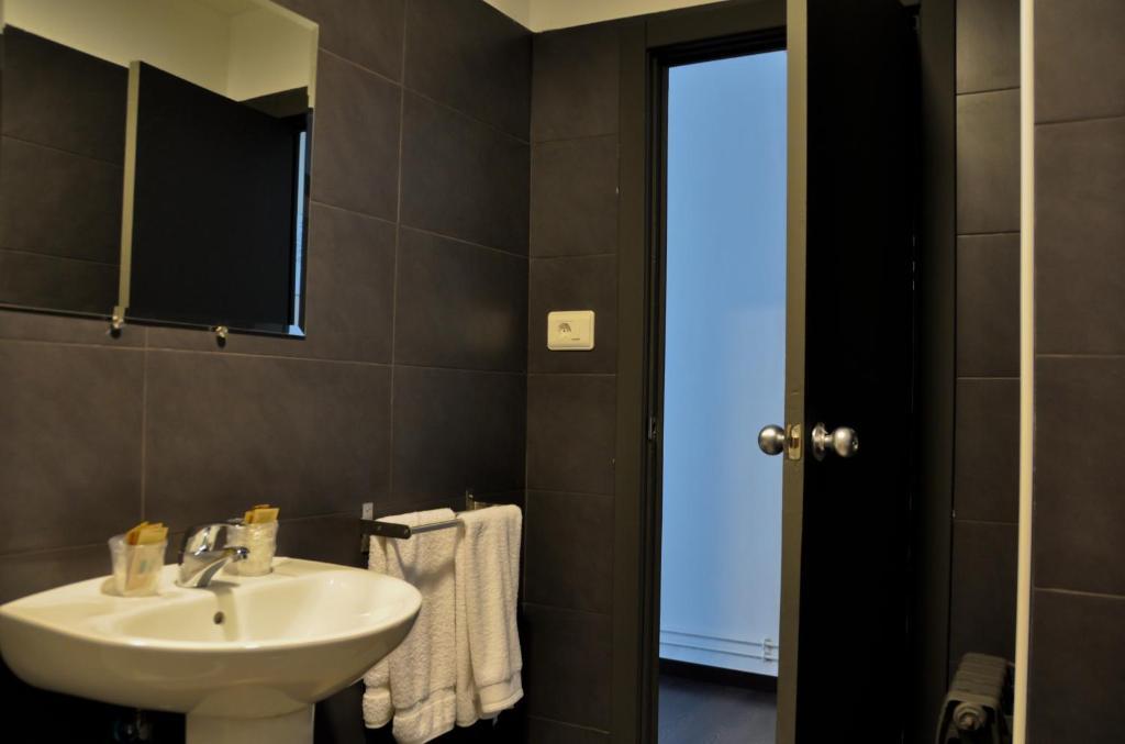 Hostal La Rotonda Ourense Ruang foto