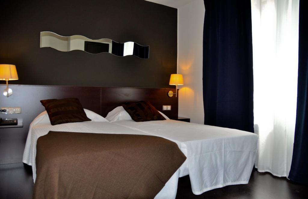 Hostal La Rotonda Ourense Ruang foto
