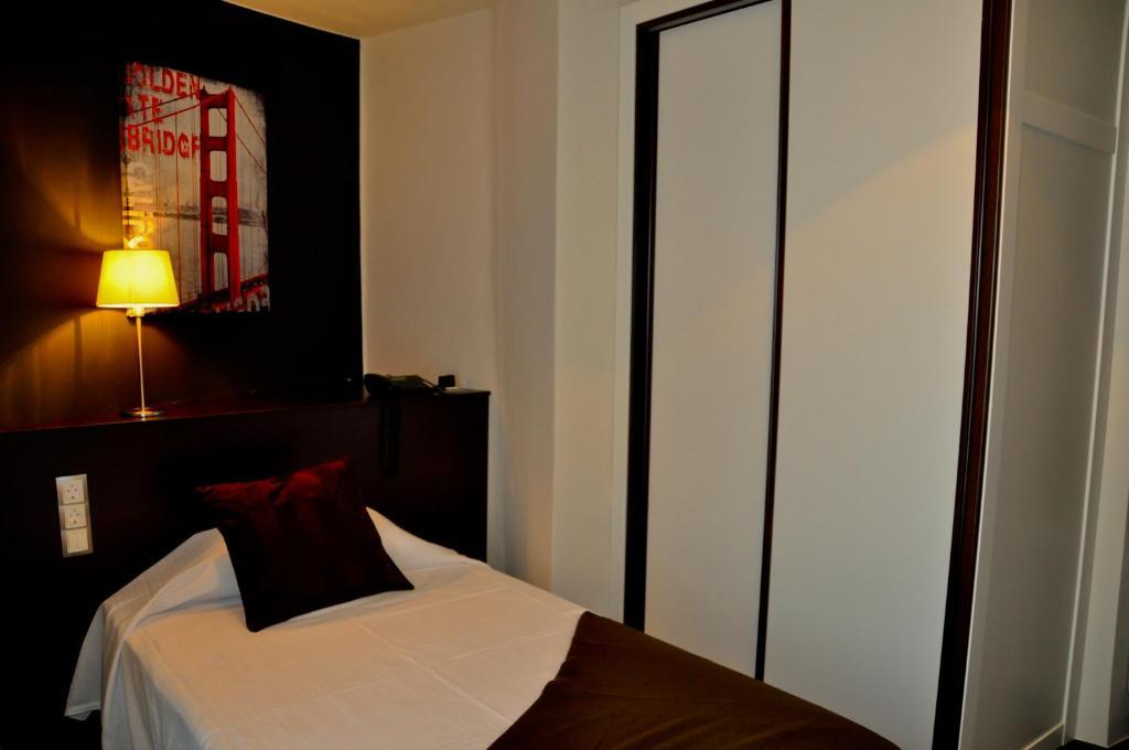 Hostal La Rotonda Ourense Ruang foto