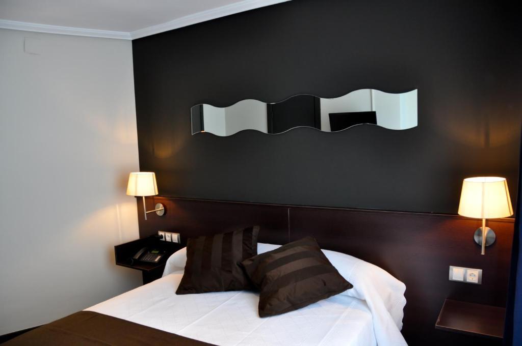Hostal La Rotonda Ourense Ruang foto